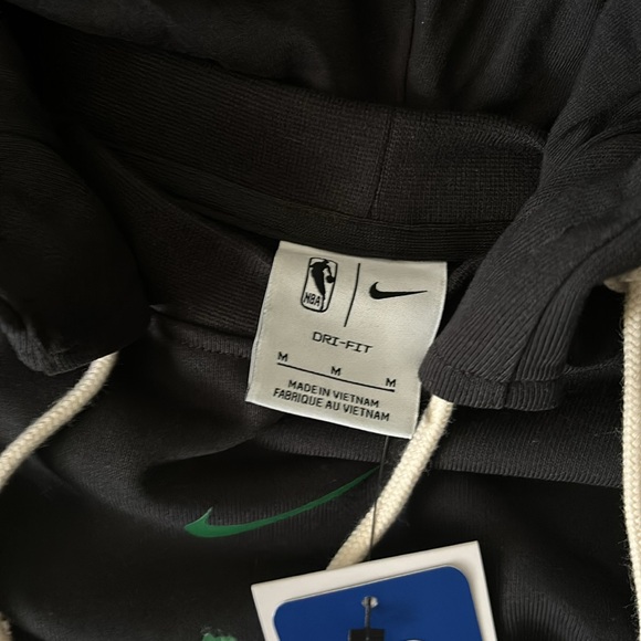 Men’s Boston Celtics hoodie brand new, check it out ! - Picture 4 of 6